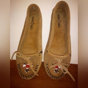 Minnetonka Leather Moccasins Size 7 1/2 Christmas